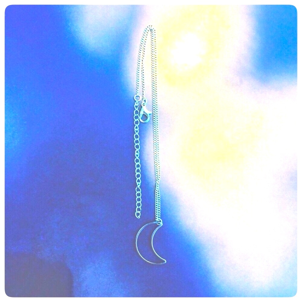 ༟༟ moon dangle ♡ 。 ・ ˚ ⁺ ⭐ - Picture 3 of 8
